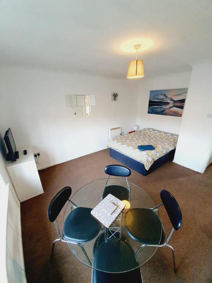 2 Bedroom Rayleigh Apartment Kültér fotó
